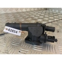 Фланец (тройник) системы охлаждения Volkswagen Passat B6 2005-2010 2010 03G121132B