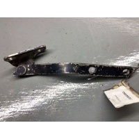 Петля капота правая Volkswagen Passat B4 1994 3A0823302A