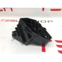 Кронштейн Tesla Model S 2019 1061332-00-B,1020792-00-B