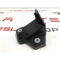Кронштейн Tesla Model S 2019 1061332-00-B,1020792-00-B