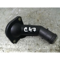 Фланец (тройник) системы охлаждения Volkswagen Golf 2004 038121121d