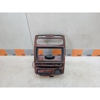 Накладка декоративная Mitsubishi Carisma 1998 MR114043