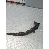 Кронштейн крепления бампера переднего Volkswagen Passat 1998 3b0807050b