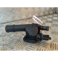 Фланец (тройник) системы охлаждения Volkswagen Passat B6 2005-2010 2007 03G121132B