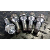 Volvo S60 V70 S90 V90 XC90 XC60 II jak nowe Oryginalne szpilki śruby koła