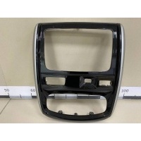 Рамка магнитолы Nissan Nissan Terrano (D10) 2014> 682601379R