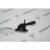 Крюк замка капота Land Rover Range Rover Evoque L551 2018 LR136835