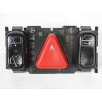 Mercedes E klasa W210 PANEL PRZEŁĄCZNIK AWARYJNYCH WYCIERACZKI A2108208010