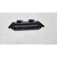 Emblemat Napis Logo QUATTRO do atrapy PRZÓD Grilla Audi A4 B9 OE 8W0853736E