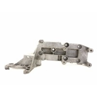 Кронштейн генератора Volvo XC90 1 2006 30757068