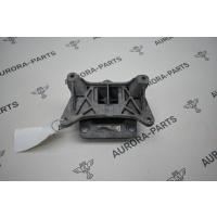 Подушка КПП Mercedes C-Klasse W205 2013 A2052402500