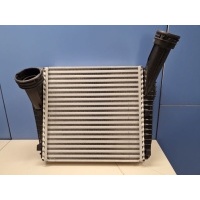 Интеркулер правый Volkswagen Touareg 2010-2018 ST7L6145804A