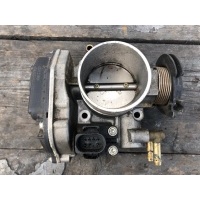 дросельная заслонка Volkswagen Passat B4 037133064