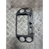 Рамка под магнитолу Volkswagen Tiguan 1 2008 5m0858071