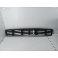 Решетка (заглушка) в бампер Перед. Audi A4 B5 (1994-2001) 1997 8D0807683