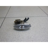 Повторитель на крыло белый Toyota Yaris (2005 - 2011) 8173002080