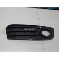 Решетка в бампер правая VAG A4 [B8] (2007 - 2015) 8K0807682A