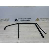 Уплотнитель стекла двери BMW 3 F30 до Рестайлинг 2014 51357258328