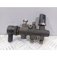 Топливная рампа Audi A8 D3 2006 057130764B, 057130763H