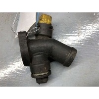Фланец (тройник) системы охлаждения Volkswagen Transporter T4 1996 074121133