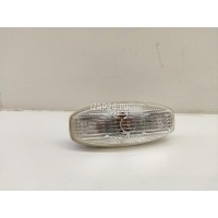 Повторитель на крыло белый Hyundai-Kia i10 (2007 - 2013) 923012F010