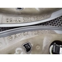 Накладка двери треугольник Мерседес МЛ ГЛ ML GL 164 (CBG13) MERCEDES BENZ M-Class|GL-Class W164|X164 2009 A1647201770,A1647201670,A1647250198,A1647250298