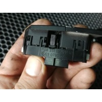 Кнопка центрального замка Mercedes ML GL 164 R 251 (3399) MERCEDES BENZ M-Class|GL-Class|R-Class W164|X164|W251 2009 A2518200910