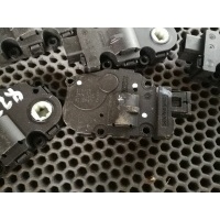 Моторчик заслонки отопителя Мерседес 164 166 251 (7228) MERCEDES BENZ M-Class|GL-Class|R-Class W164|X164|W251 2006 A1648202042,A1669060008