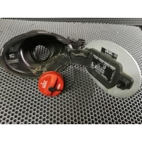 Лючок бензобака Мерседес МЛ ML 164 (84P9) MERCEDES BENZ M-Class W164 2009 A1646300767,A1647570006
