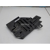 Кронштейн фар левый Land Rover Discovery Sport 2014 LR066965