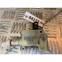 Активатор замка крышки топливного бака Volkswagen Touareg 2002-2010 2008 1J0810773D