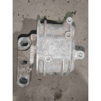 Подушка крепления двигателя Volkswagen Passat B6 2008 1K0199262M