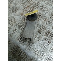 Кронштейн радиатора L=R. Opel Vectra C 2004 13140216