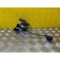 Насос водяной (помпа) Land Rover Freelander II (2006-2014) 2012 9017985A