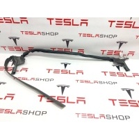 Уплотнитель Tesla Model X 2018 1032178-00-D