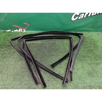 Уплотнители стекол Mercedes-Benz E S210 2002 A2107250925