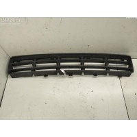 Решетка (заглушка) в бампер Перед. Volkswagen Golf-4 1999 1J0853677D
