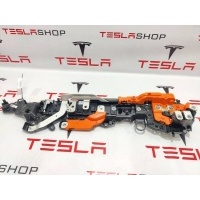 Прочая запчасть Tesla Model 3 2019 1095888-00-S,1109683-00-K