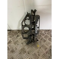 Кронштейн переднего бампера правый Peugeot 308 Mazda 9680406380 9680406380