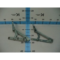 Петля крышки багажника Ford Focus CB4 2008 1480447, YS41-F42700-CB, 1480450, YS41-F42701-CB
