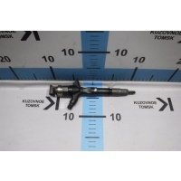 Форсунка топливная Toyota Hilux AN10, AN20, AN30 2011 23670-39365, 23670-30400