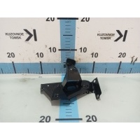 Кронштейн Toyota Camry XV50, XV55 2011-2018 6164833060