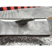 Поворотник правый Renault Master 2004 8200163918