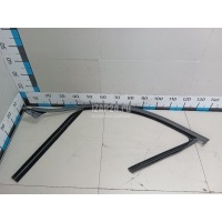 Уплотнитель стекла двери Mercedes Benz W204 (2007 - 2015) 2047251525