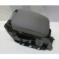 Volkswagen гольф v 2008 год подлокотник 1k5864251