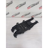 Кронштейн стабилизатора напряжения Audi Q3RS 2014 8U0907347