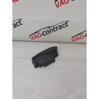 Уплотнитель (внутри) Audi Q3RS 2014 8U0867370