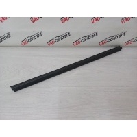 Уплотнитель стекла двери Audi Q3RS 2014 8U0839479, 8U0839480