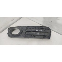 Решетка противотуманой фары левой Audi A4 2010 8K0807681A,,