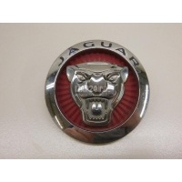 Эмблема Jaguar XF 2015 C2D45429